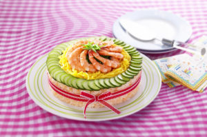 Beautiful-and-Tasty-Sushi-Cakes-are-now-very-popular-in-Japan13__880